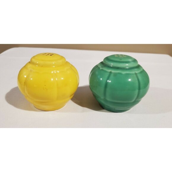 Round Green & Yellow Vintage Salt & Pepper Shakers - Picture 2 of 6